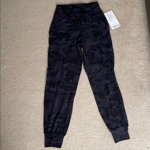 LuluLemon Align jogger NEW WITH TAGS, size 6